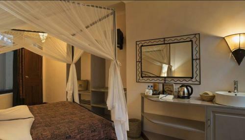 Hotel Ahadi Lodge