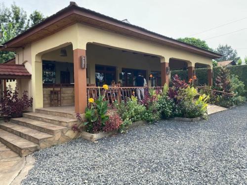 Hotel Ahadi Lodge