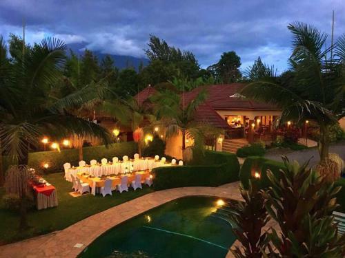 Hotel Ahadi Lodge