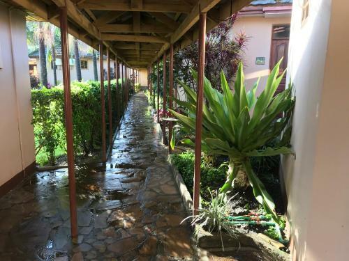 Hotel Ahadi Lodge