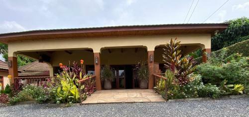 Hotel Ahadi Lodge
