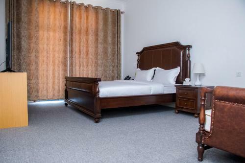 Lark Hotel
