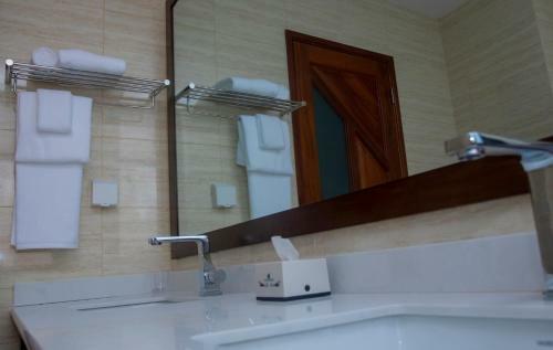 Lark Hotel