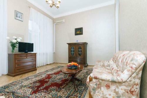 Apartamento Great One Bed On Mykhaylovskaya Str