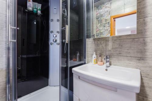 Family Apartments On Lomonosova 36a