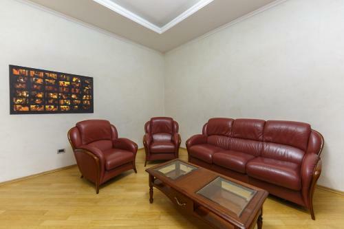 Huge 3 Bedroom Apartment Next To Gulliver & Synagogue