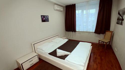 Apartamento Three Bedroom. 54 Khreshchatyk St. Centre Of Kiev