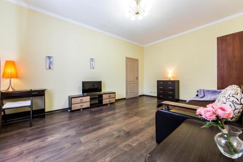 2-room Apartment Near Khreshchatyk And Golden Gate