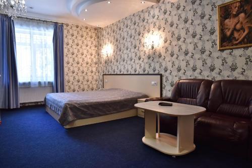 Hotel ?2