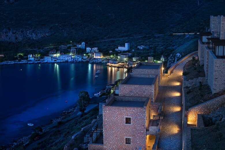 Hotel Limeni Village