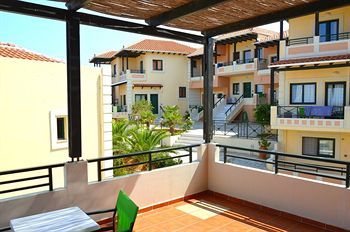 Aparthotel Aloni Suites