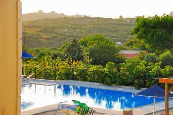 Aparthotel Aloni Suites