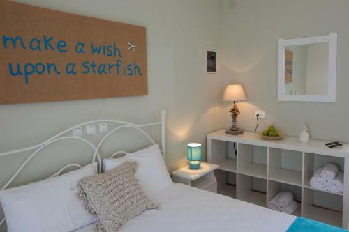 Hostal Sea View Studios