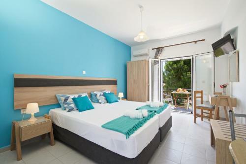 Iris Apartments