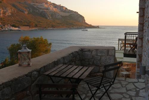 Hostal Kourmas Rooms