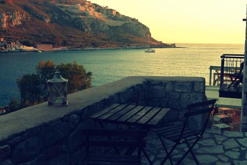 Hostal Kourmas Rooms