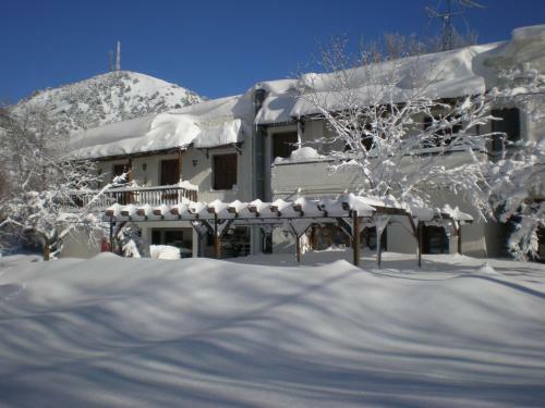Posada Neos Omalos Hotel