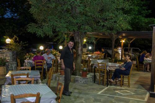 Posada Neos Omalos Hotel