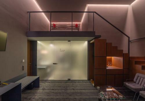 Design Hotel Road