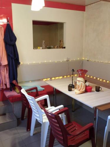 Hostal ????????? ??????