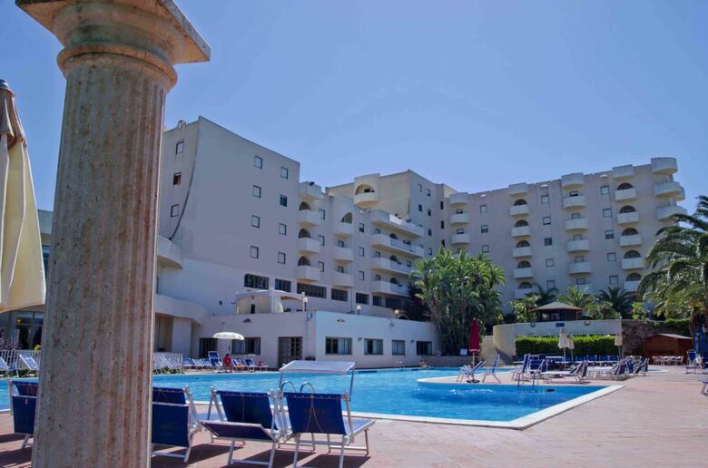 Hotel Paradise Beach