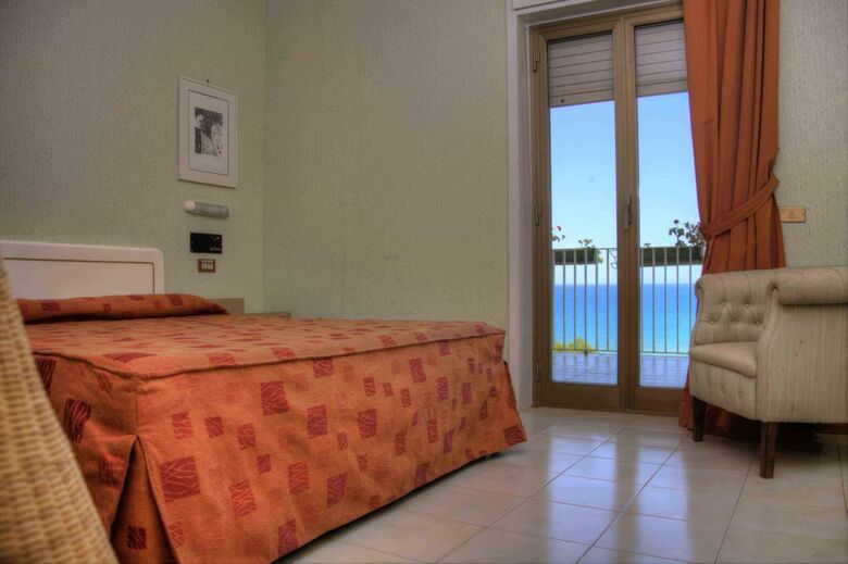 Hotel Paradise Beach