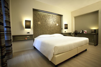 Hotel Diplomatic