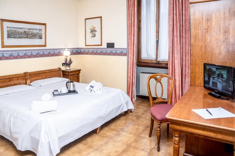 Select Hotel