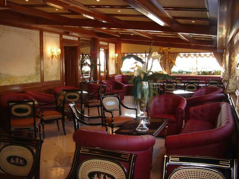 Hotel Champagne Palace