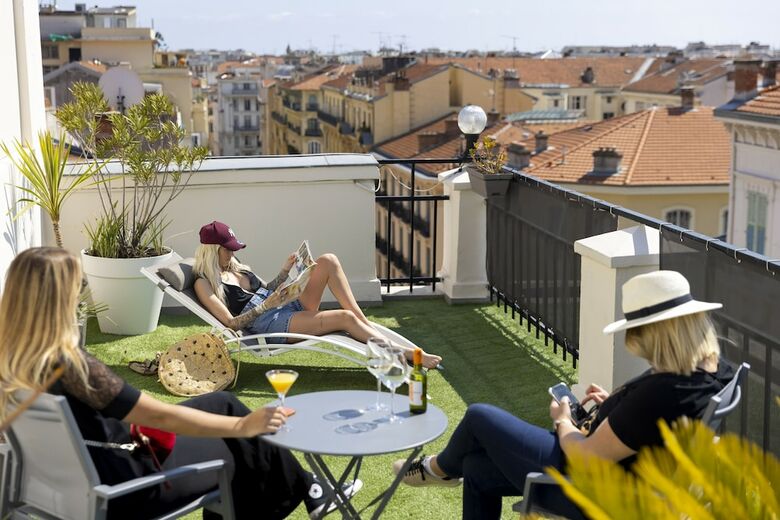 Nicea Hotel