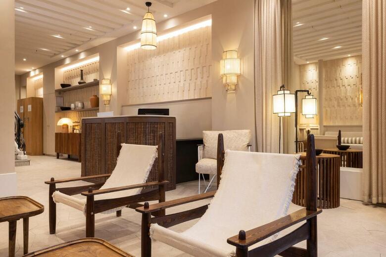Hotel Crisol Lumi�re