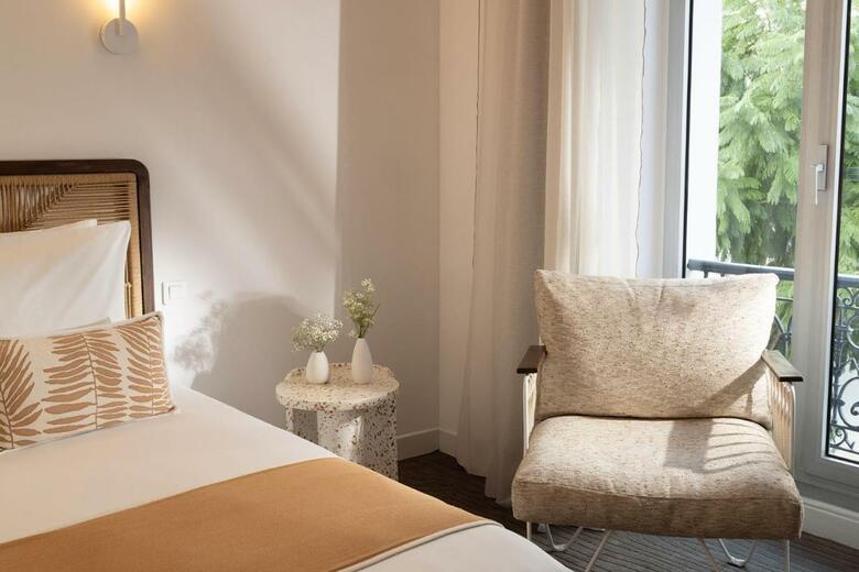 Hotel Crisol Lumi�re