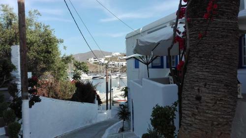 Hostal Anerousa
