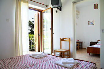 Artemon Hotel