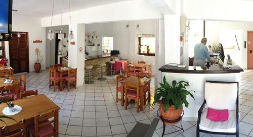 Hostal Oinoi Hotel