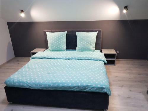 Apartamento Uzhorod 3 Room Lovely House