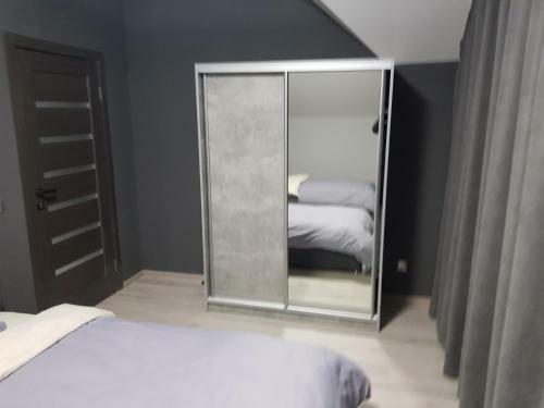 Apartamento Uzhorod 3 Room Lovely House