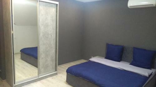 Apartamento Uzhorod 3 Room Lovely House