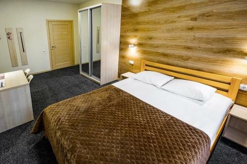 Rooms Hotel
