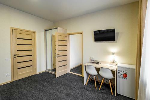 Rooms Hotel