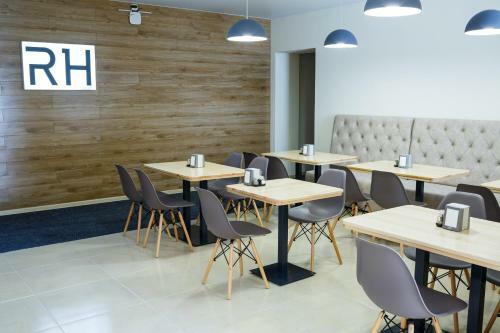 Rooms Hotel