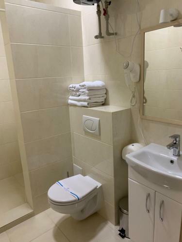 Rooms Hotel