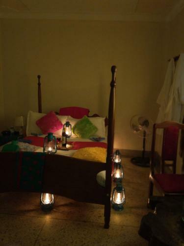 Hostal Car-net Guest House