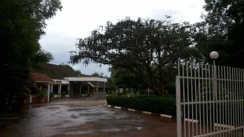 St Lira Hotel