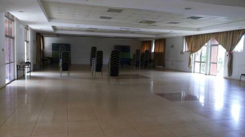 St Lira Hotel