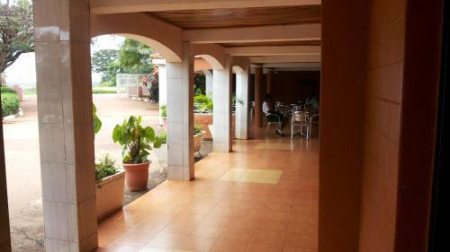 St Lira Hotel