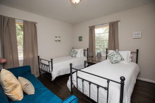 The Highland Hideaway - 2 Min From St Vincents, 5 From 5 Points