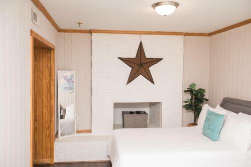 The Highland Hideaway - 2 Min From St Vincents, 5 From 5 Points