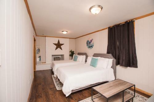 The Highland Hideaway - 2 Min From St Vincents, 5 From 5 Points