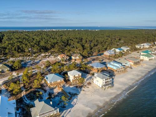 025 The Sanderling Home